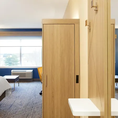 Holiday Inn Express Hotel & Suites Manchester - Airport By Ihg Exterior foto