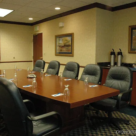 Holiday Inn Express Hotel & Suites Manchester - Airport By Ihg 