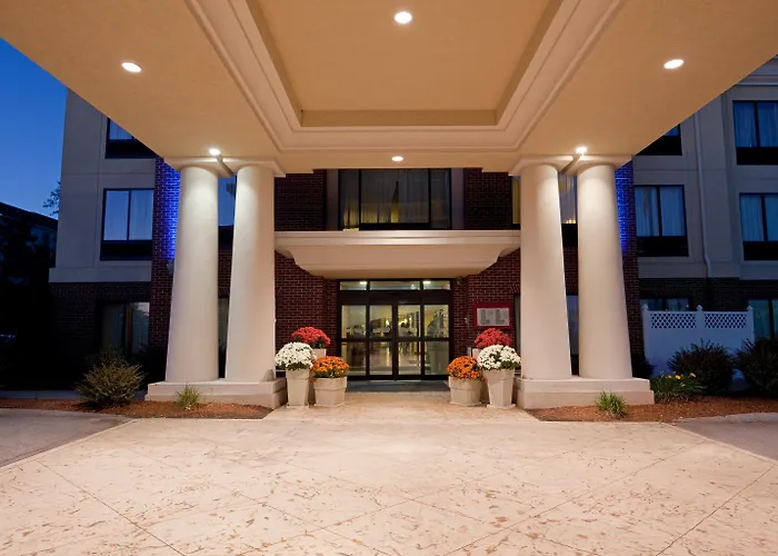 Holiday Inn Express Hotel & Suites Manchester - Airport By Ihg