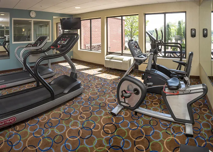 Holiday Inn Express Hotel & Suites Manchester - Airport By Ihg