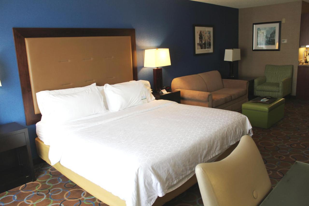 Express & - Airport By Ihg Hotel 2*