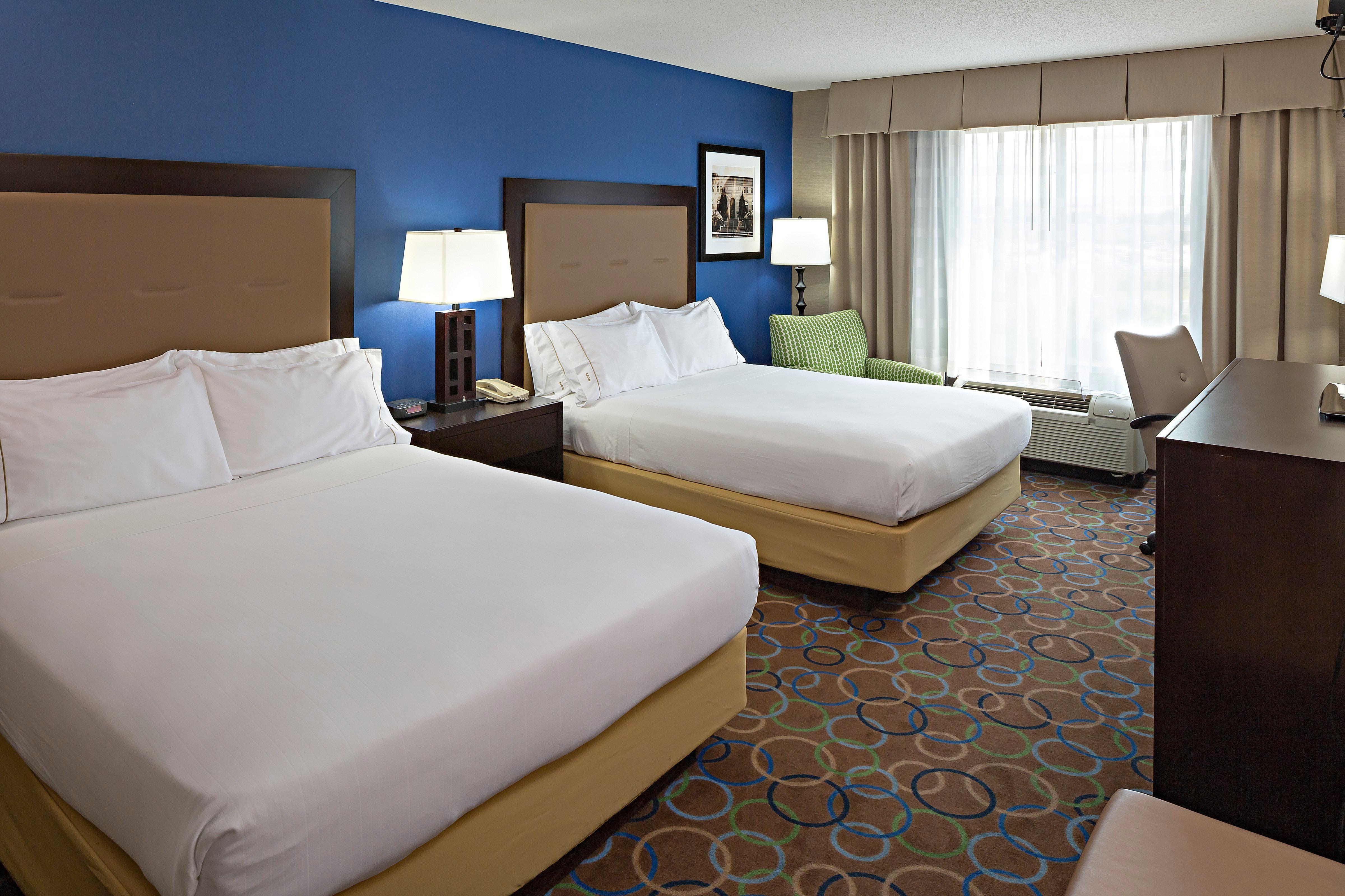 Hotel Express & - Airport By Ihg 2*