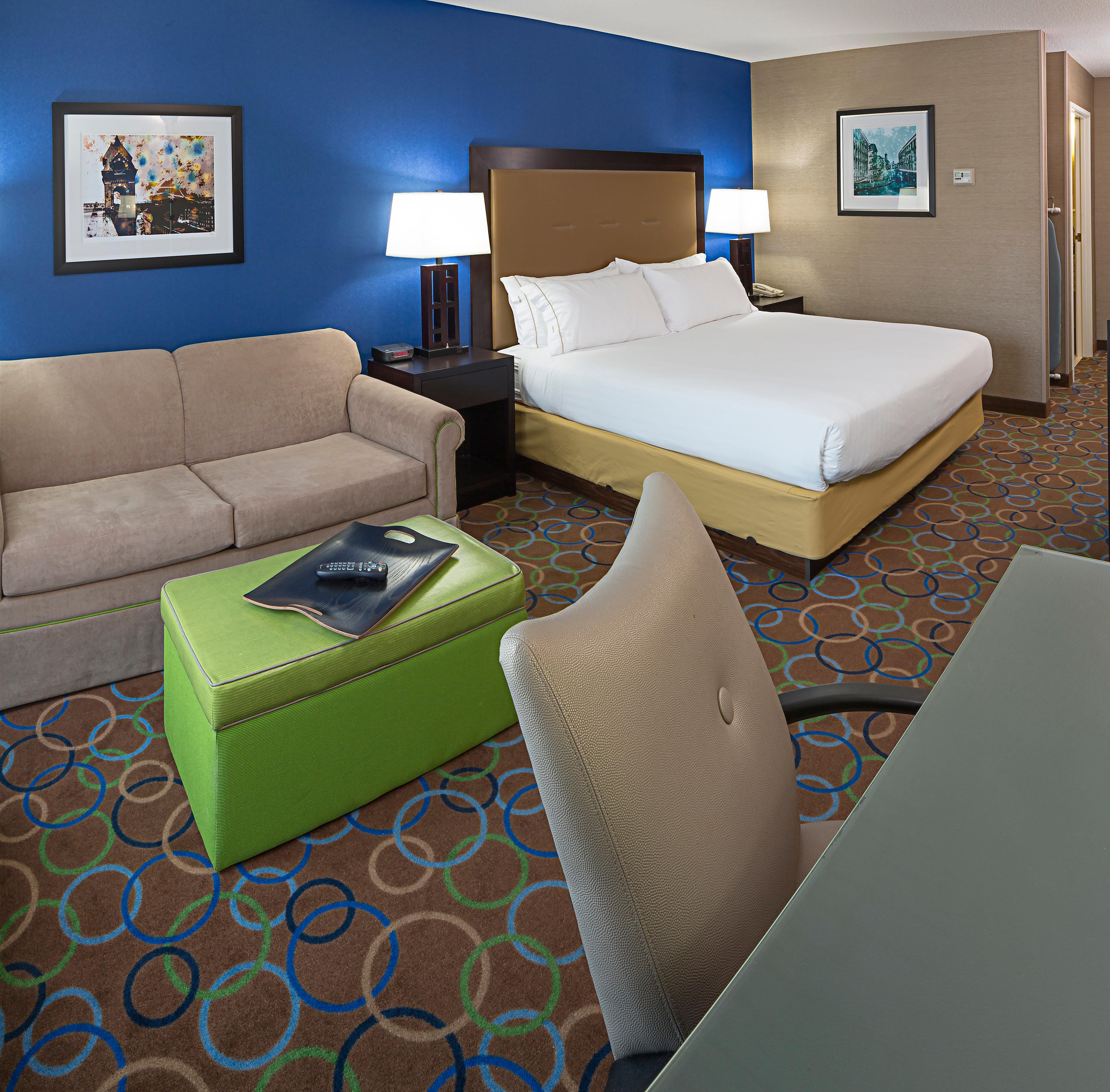 Hotel Express & - Airport By Ihg