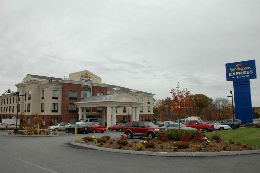 Express & - Airport By Ihg Hotel